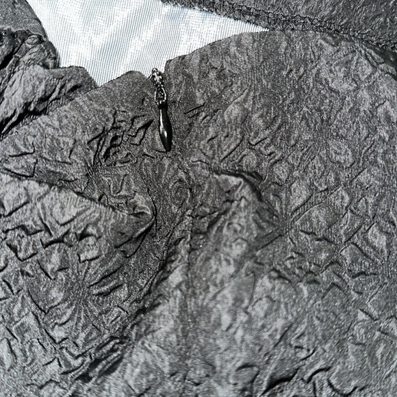 Elegant Black Women's bohoTop size large - Picture 4 of 4